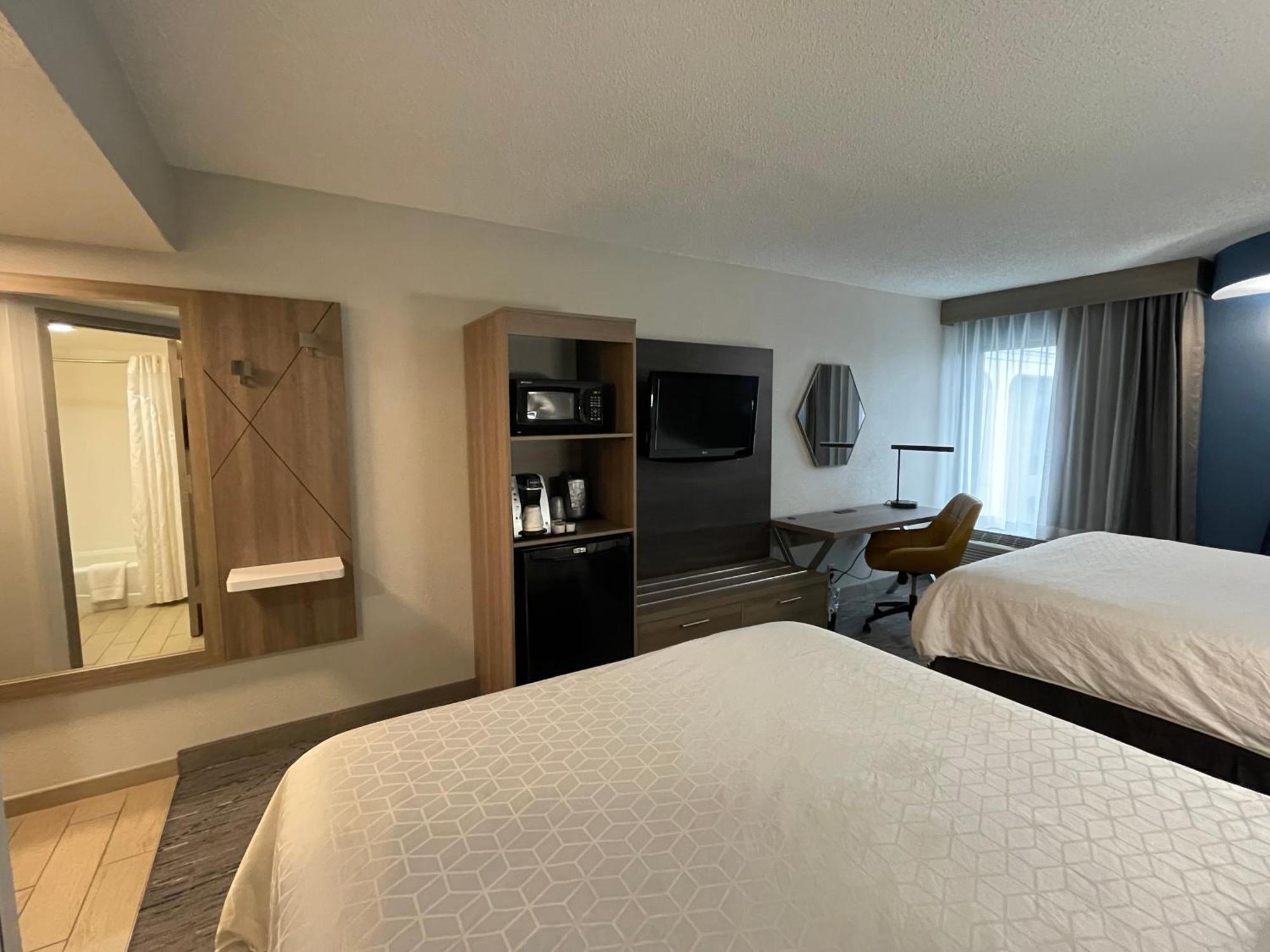 Holiday Inn Express Burlington By Ihg Exterior foto