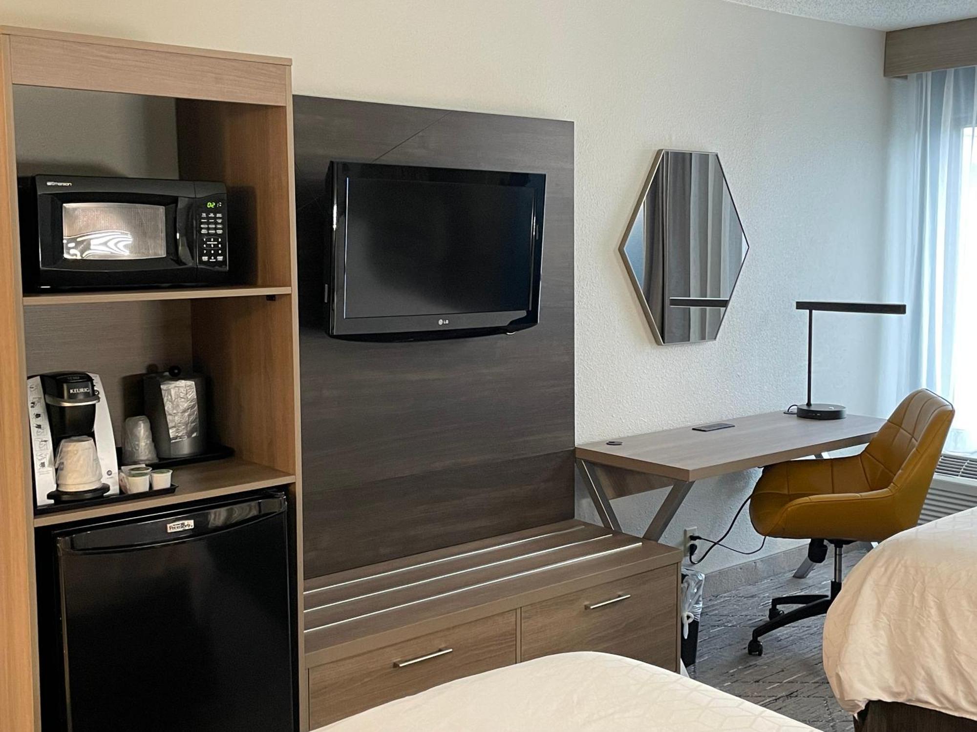Holiday Inn Express Burlington By Ihg Exterior foto