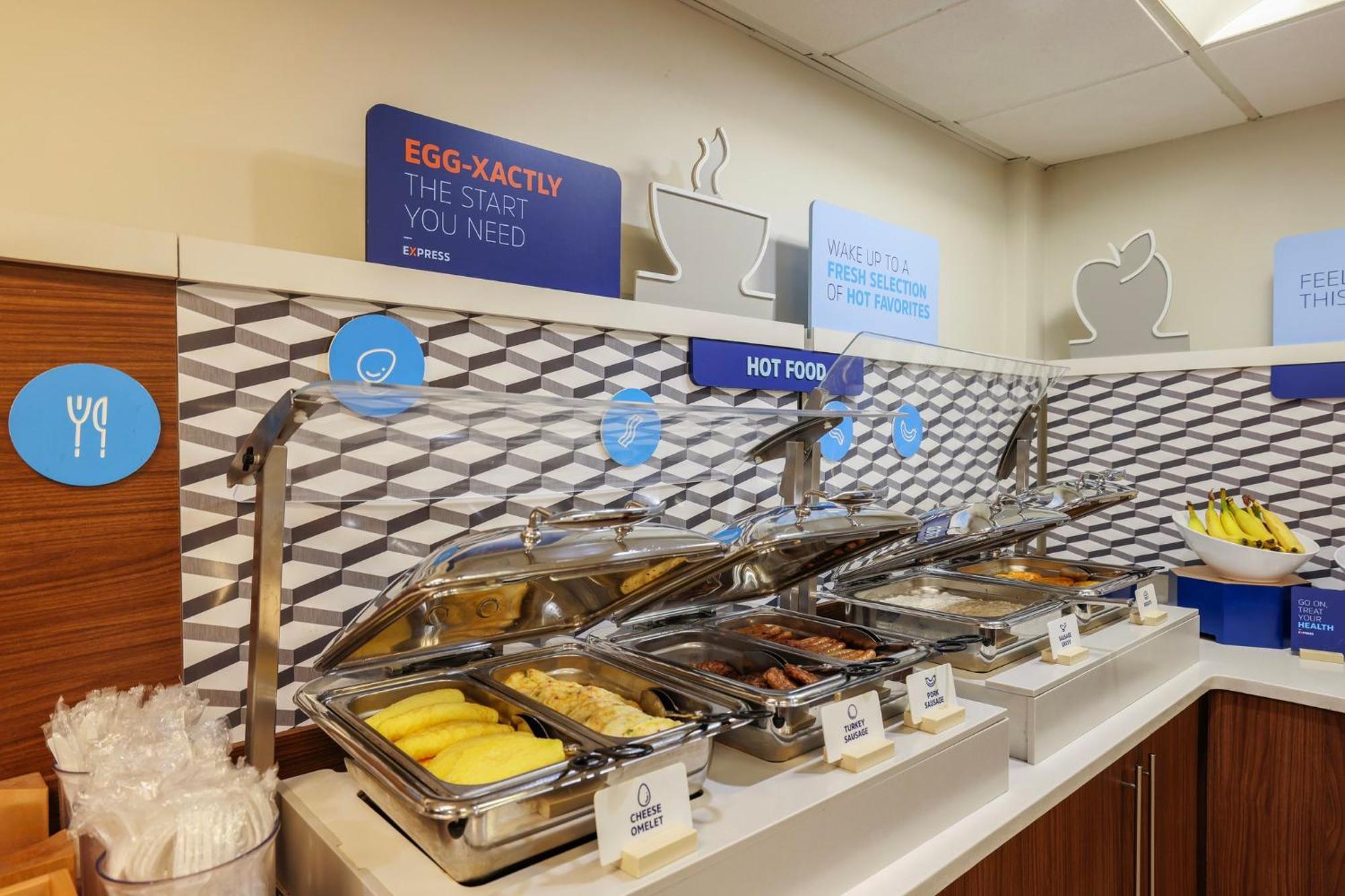 Holiday Inn Express Burlington By Ihg Exterior foto