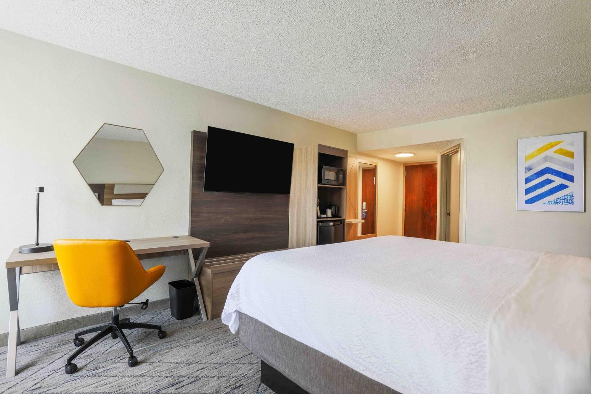 Holiday Inn Express Burlington By Ihg Exterior foto